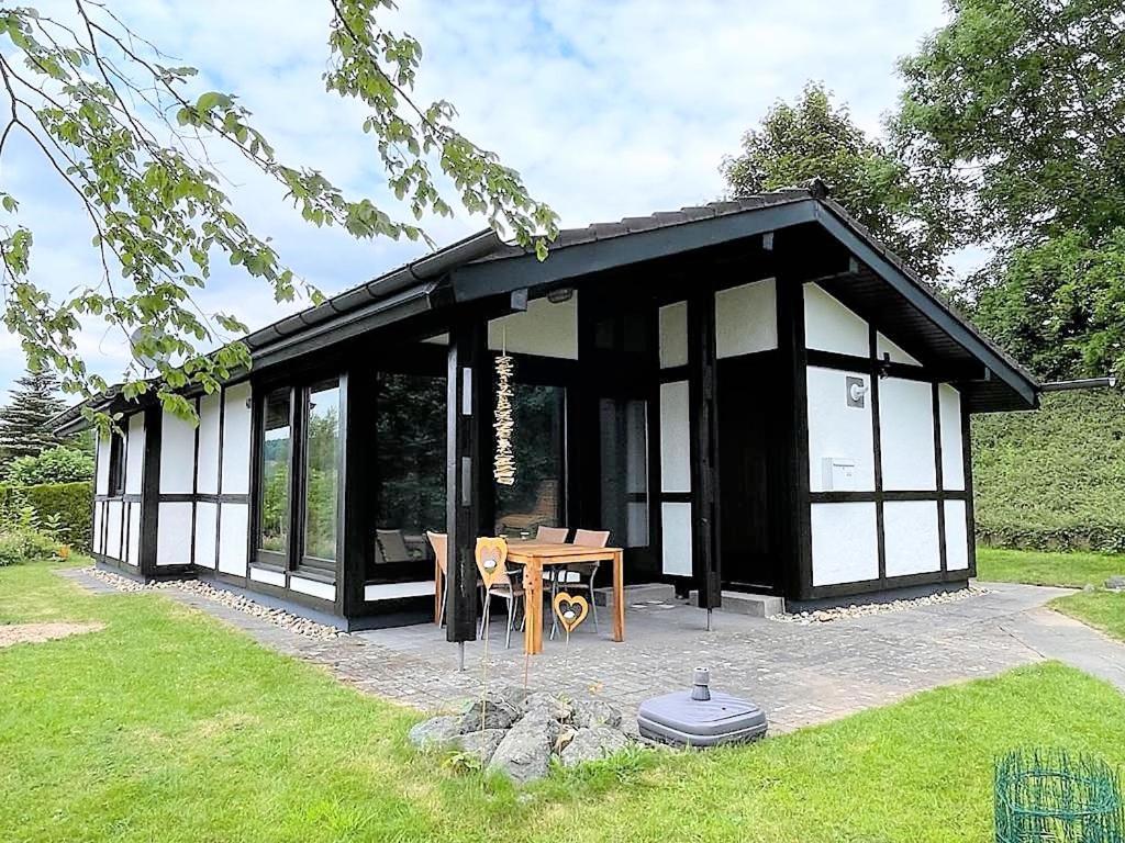 Sauerlaender Henne-Luett Villa Meschede Exterior photo